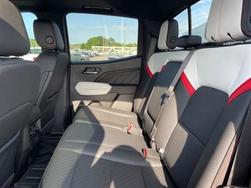 Used 2024 GMC Canyon AT4X image 13