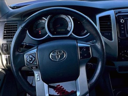 Used 2014 Toyota Tacoma PreRunner w/ TRD Sport Package image 9