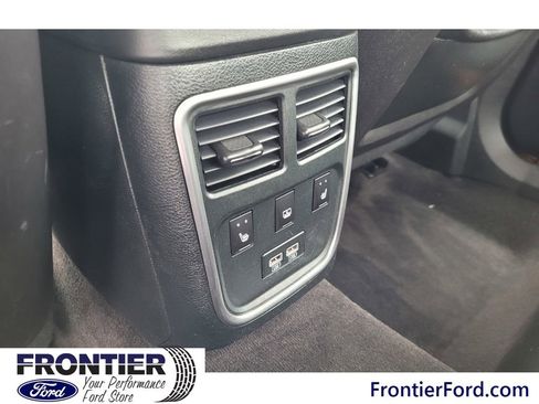 Used 2016 Chrysler 300 C RWD image 26