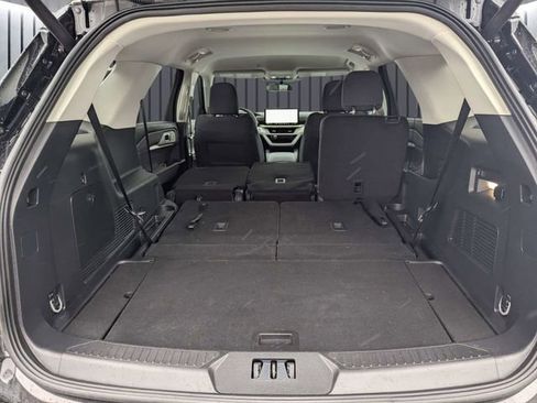 Used 2025 Ford Explorer Active RWD image 7