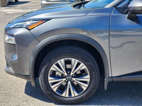 Used 2022 Nissan Rogue SV w/ SV Premium Package image 5