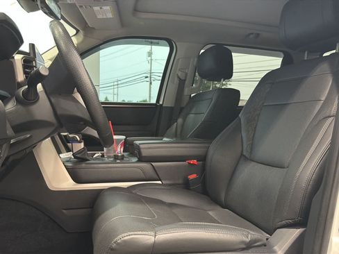 Used 2024 Toyota Tundra Limited AWD/4WD image 14
