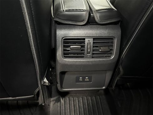 Used 2023 Nissan Rogue SV image 9