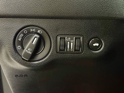 Used 2017 Dodge Charger SXT w/ Blacktop Package RWD image 21