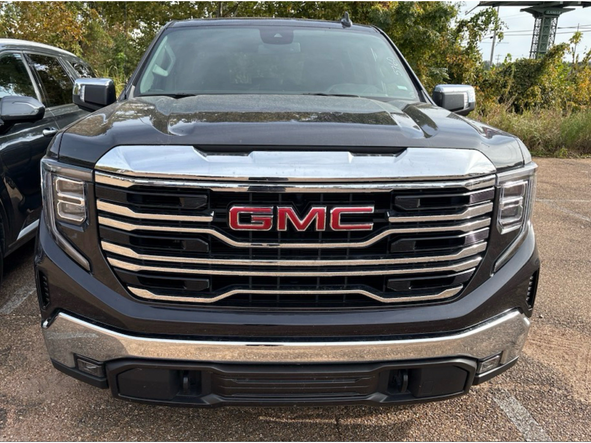 Used 2026 GMC Sierra 1500 SLT RWD image 2