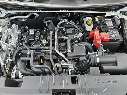 Used 2025 Nissan Kicks SR image 19