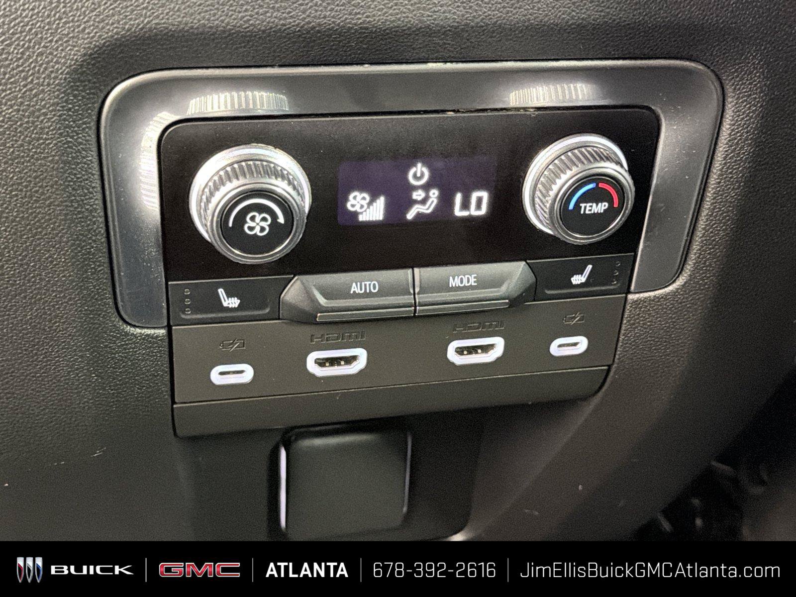 Used 2024 GMC Yukon Denali Ultimate AWD/4WD image 23