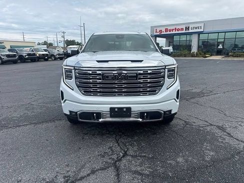 Used 2026 GMC Sierra 1500 Denali w/ LPO, Black Badging Package AWD/4WD image 8