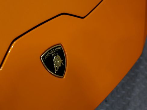 Used 2020 Lamborghini Huracan EVO image 15