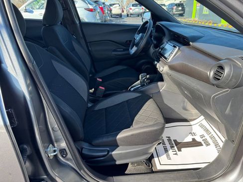 Used 2020 Nissan Kicks S image 10