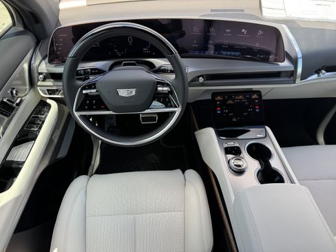 New 2026 Cadillac Vistiq Luxury image 15