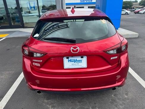 Used 2018 MAZDA MAZDA3 Grand Touring w/ Premium Equipment Package FWD image 9