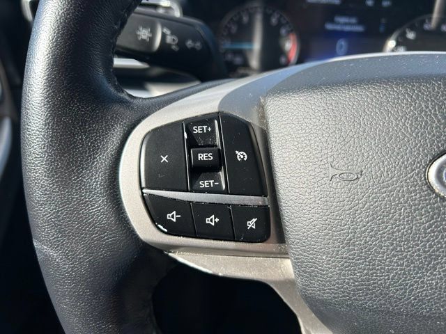 Used 2021 Ford Explorer XLT w/ Equipment Group 202A AWD/4WD image 25