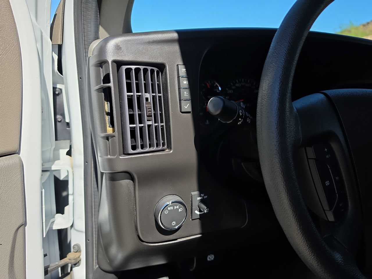 Used 2024 GMC Savana 2500 w/ Driver Convenience Package RWD image 17