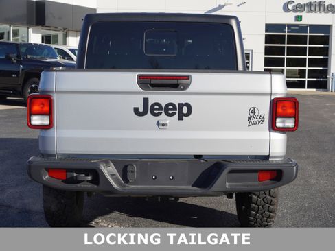 Used 2022 Jeep Gladiator Willys image 7