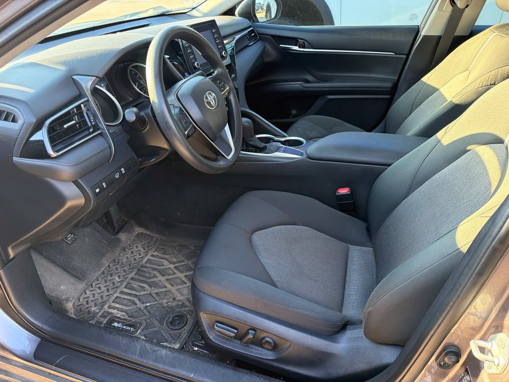 Used 2023 Toyota Camry LE FWD image 4