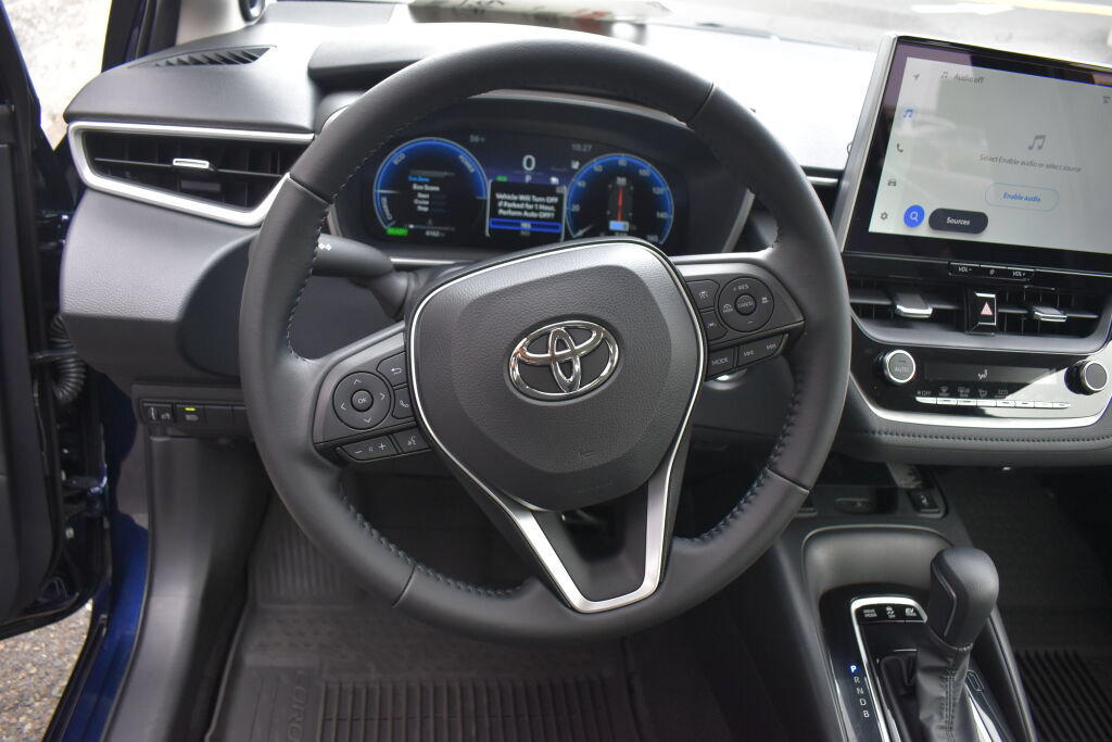 Certified 2026 Toyota Corolla XLE FWD image 9