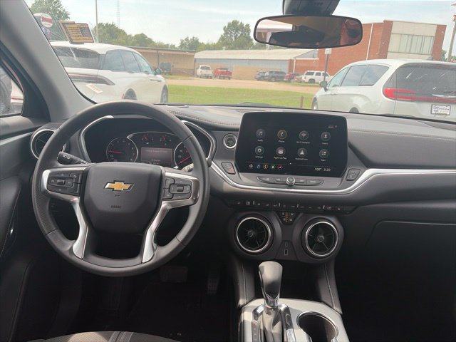 Used 2025 Chevrolet Blazer LT AWD/4WD image 14
