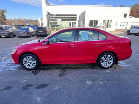 Used 2015 Volkswagen Jetta SE image 2