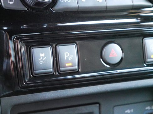 Certified 2023 Nissan Titan PRO-4X w/ Pro-4x Utility Package image 33