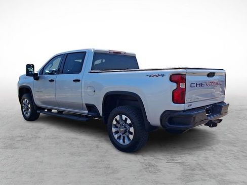 Used 2022 Chevrolet Silverado 2500 Custom w/ Custom Convenience Package AWD/4WD image 4