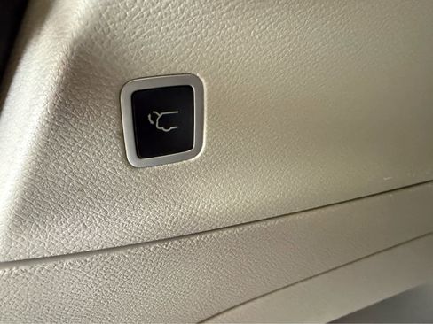 Used 2019 Chrysler Pacifica Touring-L Plus w/ Advanced Safetytec Group image 23