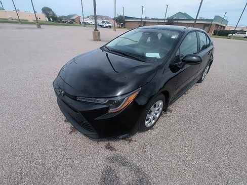 Used 2026 Toyota Corolla LE FWD image 11