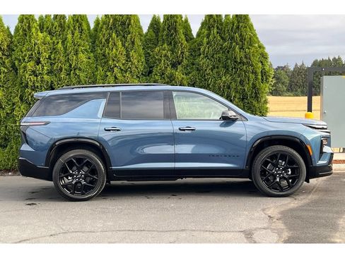 Used 2026 Chevrolet Traverse RS w/ LPO, Floor Liner Package AWD/4WD image 3