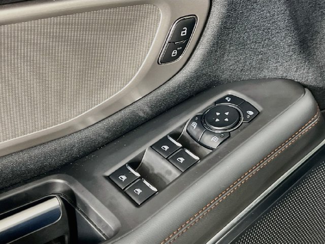 Used 2025 Ford Expedition Max Active AWD/4WD image 9