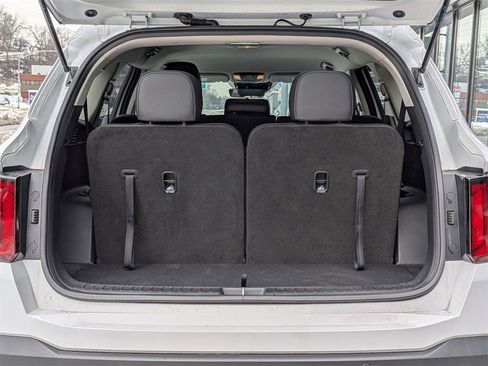Certified 2025 Kia Sorento S image 9