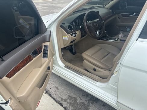 Used 2013 Mercedes-Benz C 300 4MATIC Sedan image 23