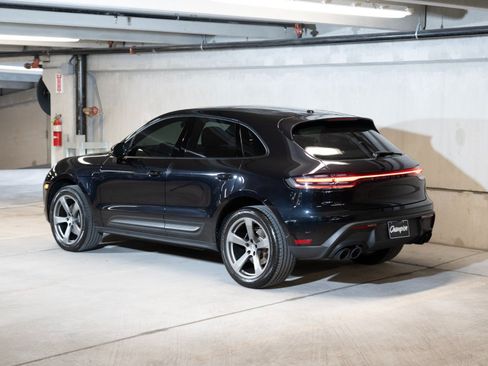 Certified 2023 Porsche Macan AWD/4WD image 3