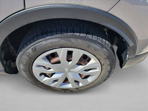 Used 2020 Toyota C-HR LE image 12