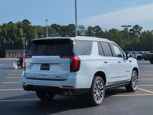 New 2026 GMC Yukon Denali w/ Denali Reserve Package AWD/4WD image 7