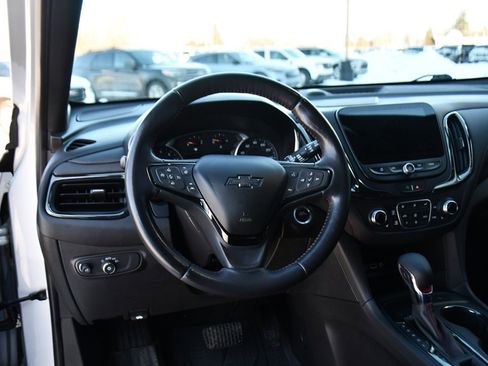 Used 2022 Chevrolet Equinox RS w/ RS Leather Package image 12