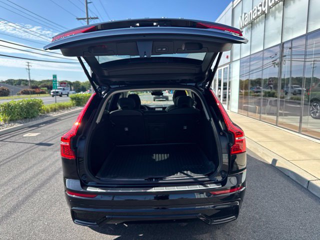 Certified 2024 Volvo XC60 B5 Plus w/ Protection Package Premier AWD/4WD image 11