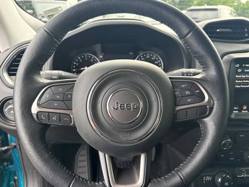 Used 2022 Jeep Renegade Latitude w/ Convenience Group AWD/4WD image 11