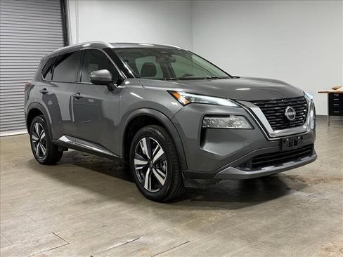 Used 2023 Nissan Rogue SL image 2