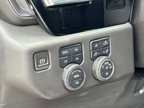 Used 2024 Chevrolet Silverado 1500 LT Trail Boss w/ Convenience Package II AWD/4WD image 19