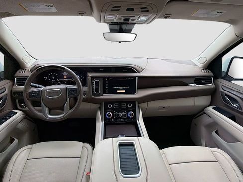 Used 2024 GMC Yukon XL Denali w/ Advanced Technology Package RWD image 16