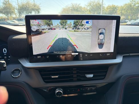 Used 2025 Ford Explorer ST-Line w/ ST-Line Street Pack image 15