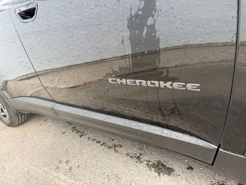 Used 2026 Jeep Cherokee Limited AWD/4WD image 5