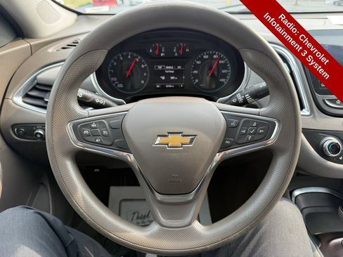 Used 2020 Chevrolet Malibu LT FWD image 16