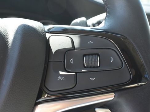 Used 2024 Buick Enclave Essence FWD image 22