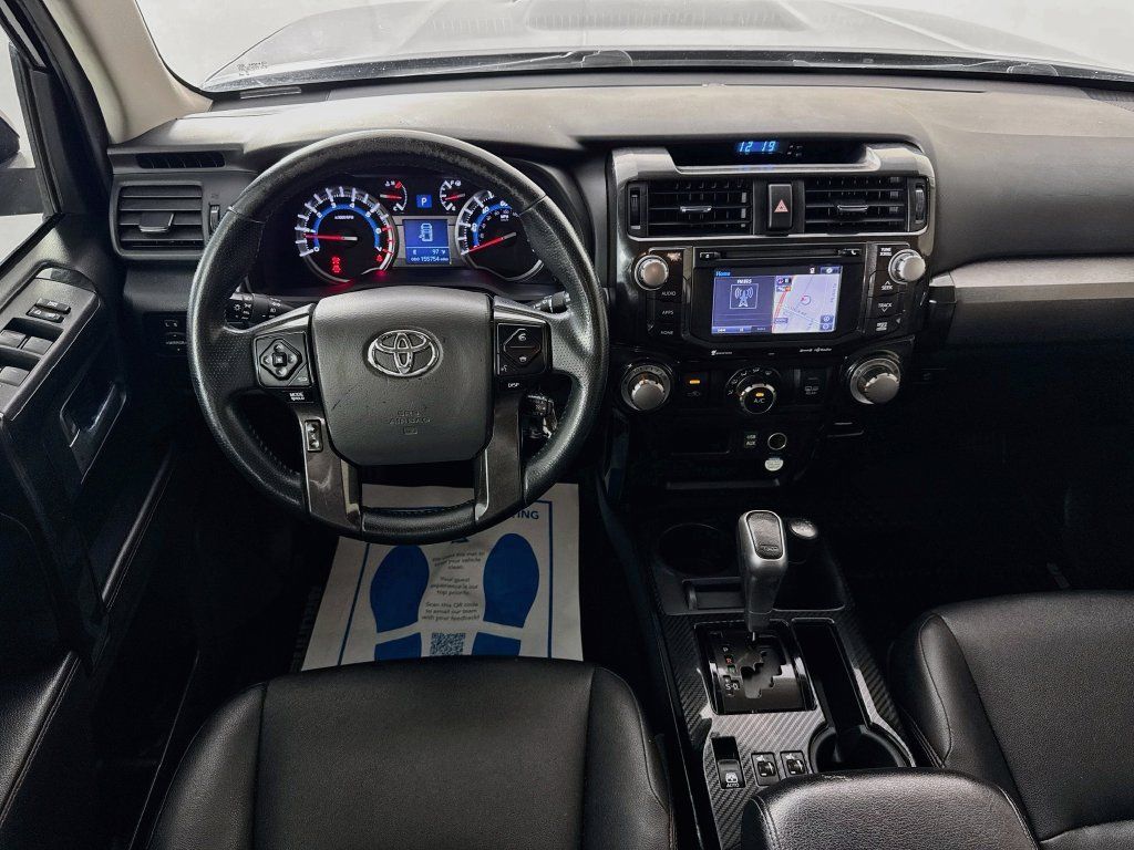 Used 2018 Toyota 4Runner TRD Off-Road Premium AWD/4WD image 28