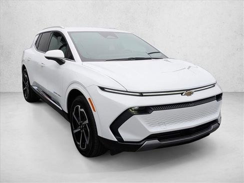 Used 2025 Chevrolet Equinox EV LT image 3