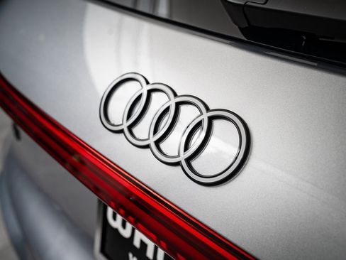 New 2025 Audi Q5 Premium Plus image 17