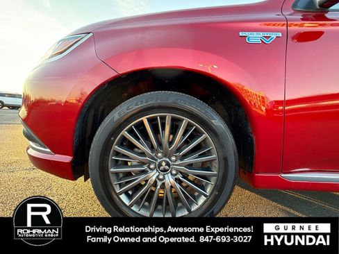 Used 2022 Mitsubishi Outlander LE image 11