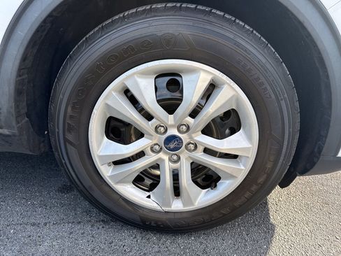 Used 2020 Ford Escape S image 15