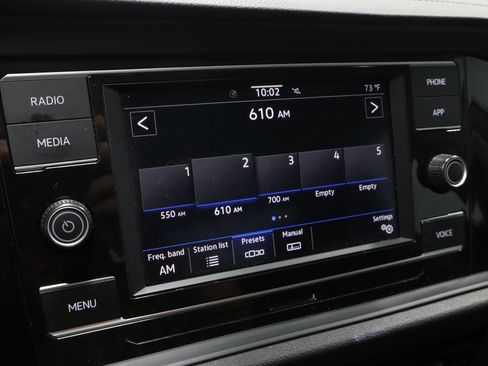 Used 2024 Volkswagen Jetta SE FWD image 2